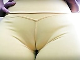 Best Amateur Ass Ever! Huge Round Bubble-Butt! Tiny Waist!